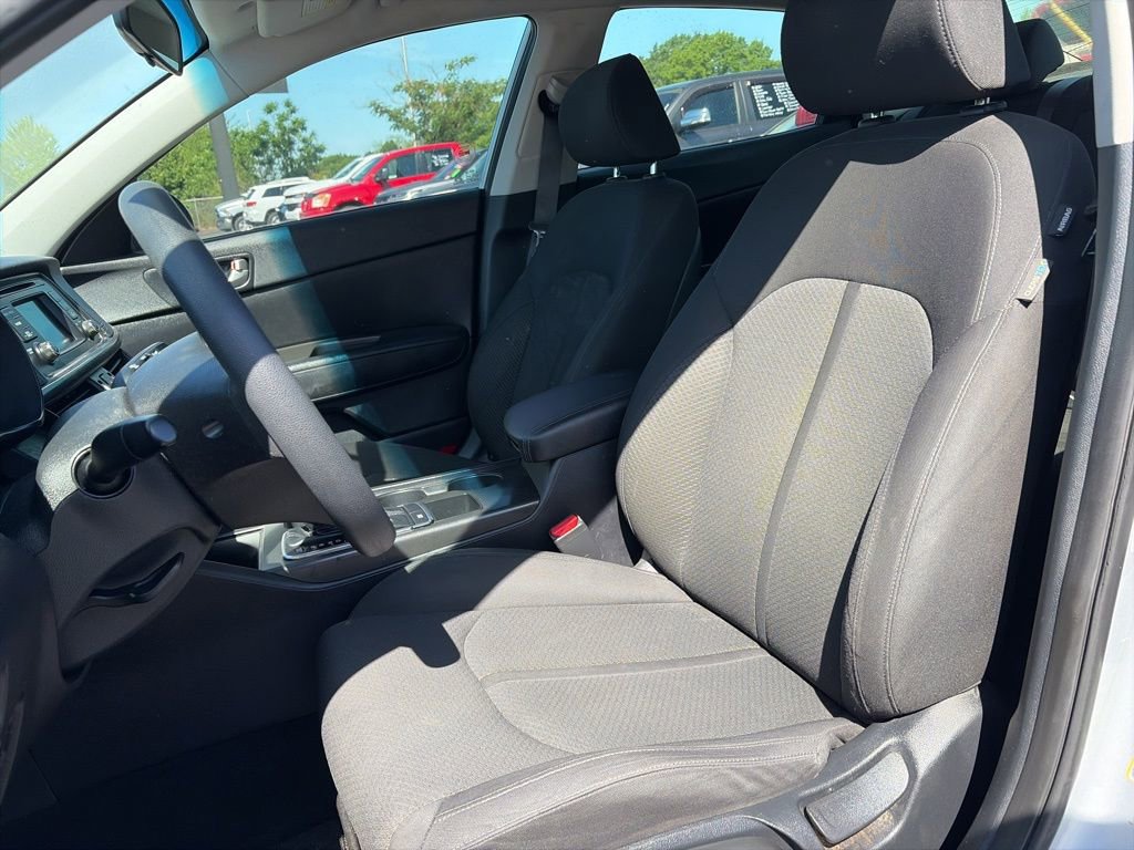 Used 2017 Kia Optima LX image 10