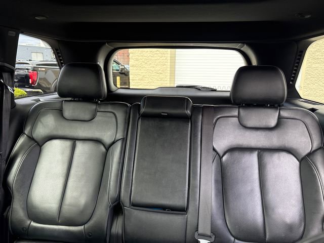 Used 2022 Jeep Grand Cherokee Overland w/ Luxury Tech Group IV AWD/4WD image 37