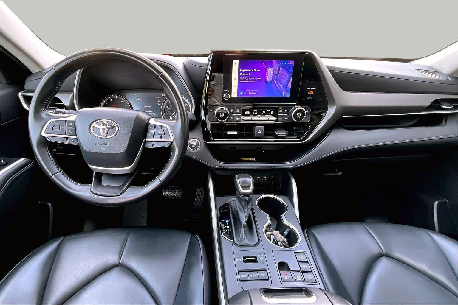 Used 2023 Toyota Highlander XLE AWD/4WD image 15