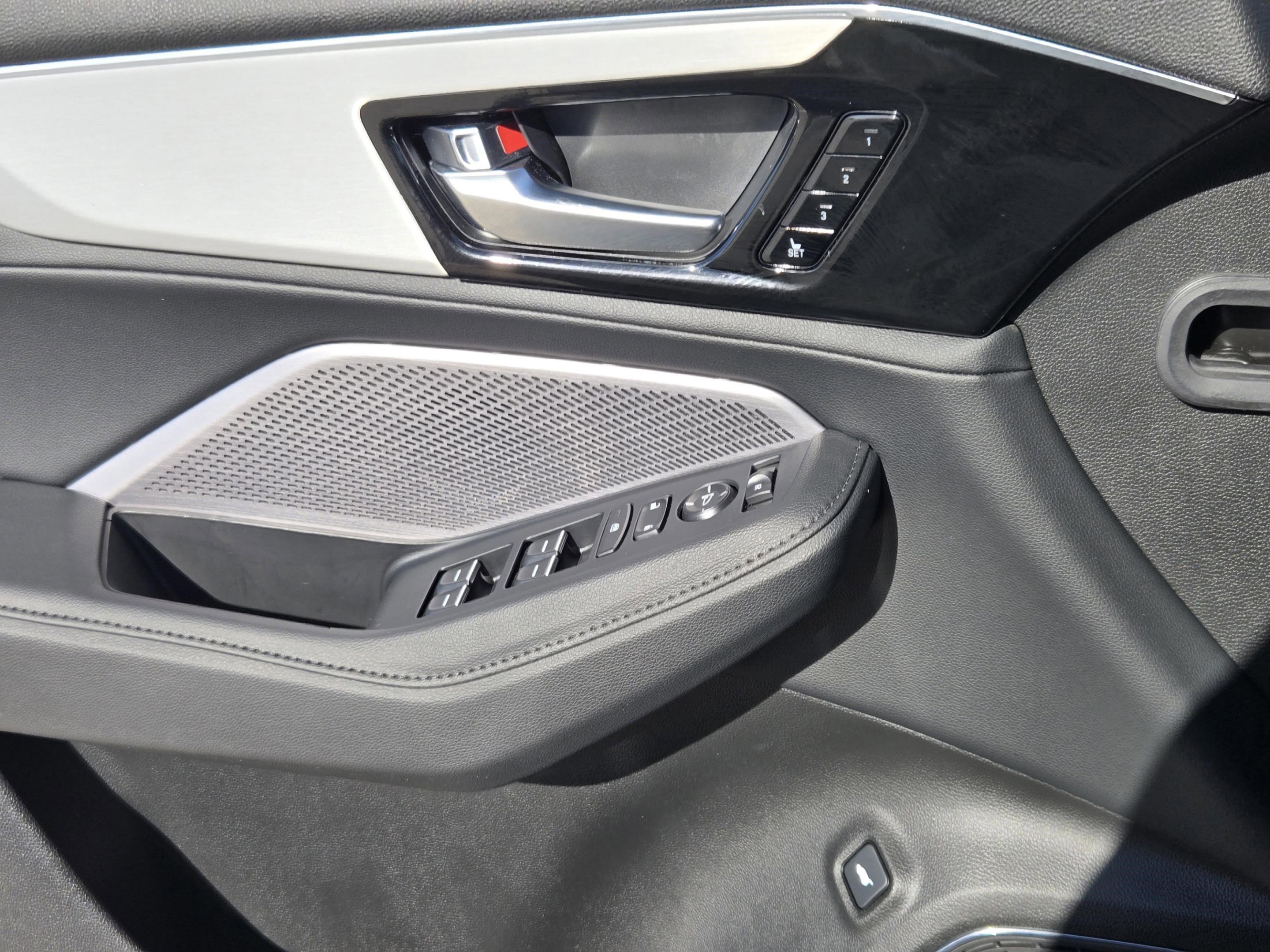 Used 2026 Acura MDX SH-AWD image 19