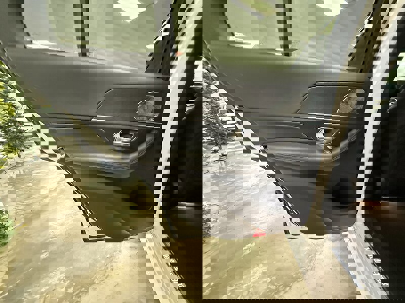 Used 2022 Mercedes-Benz GLE 450 4MATIC w/ AMG Line Exterior image 17