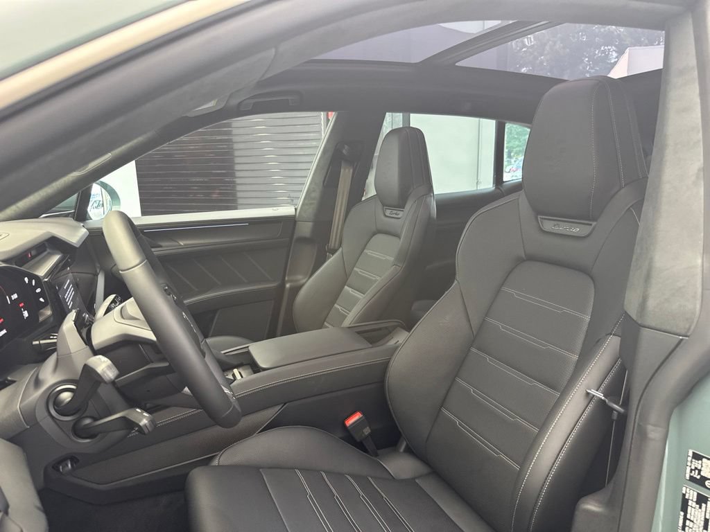 New 2026 Porsche Cayenne Turbo AWD/4WD image 7