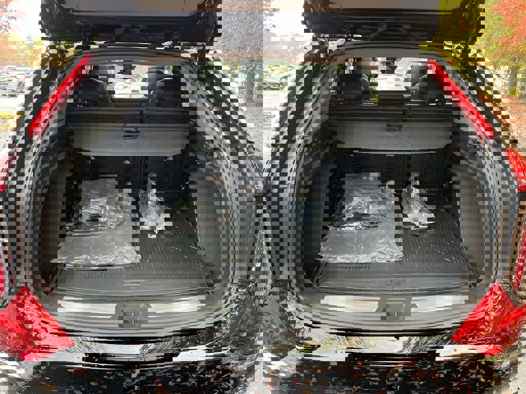 New 2026 Cadillac Optiq Sport 2 w/ LPO, Floor Liner Package image 28