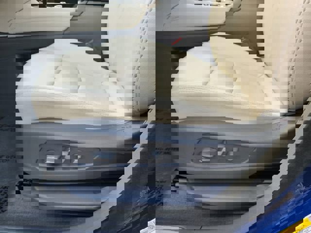 Used 2024 Cadillac XT5 Premium Luxury w/ Technology Package image 10