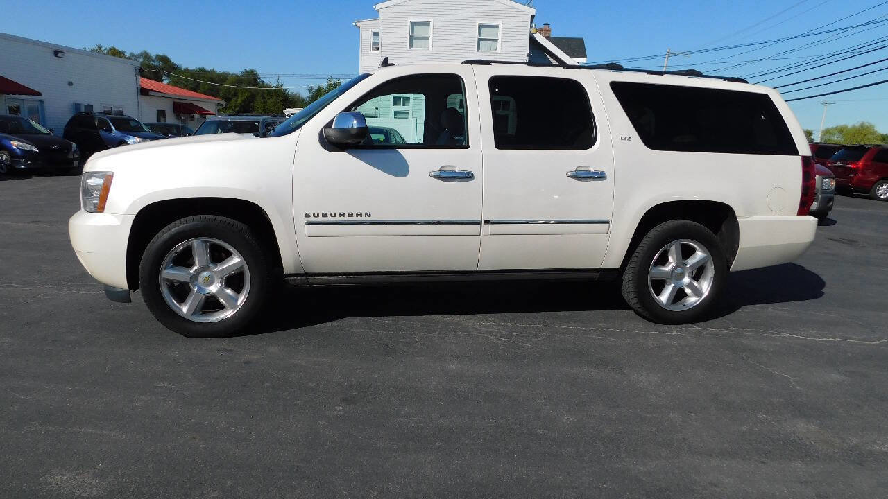 Used 2013 Chevrolet Suburban LTZ image 7