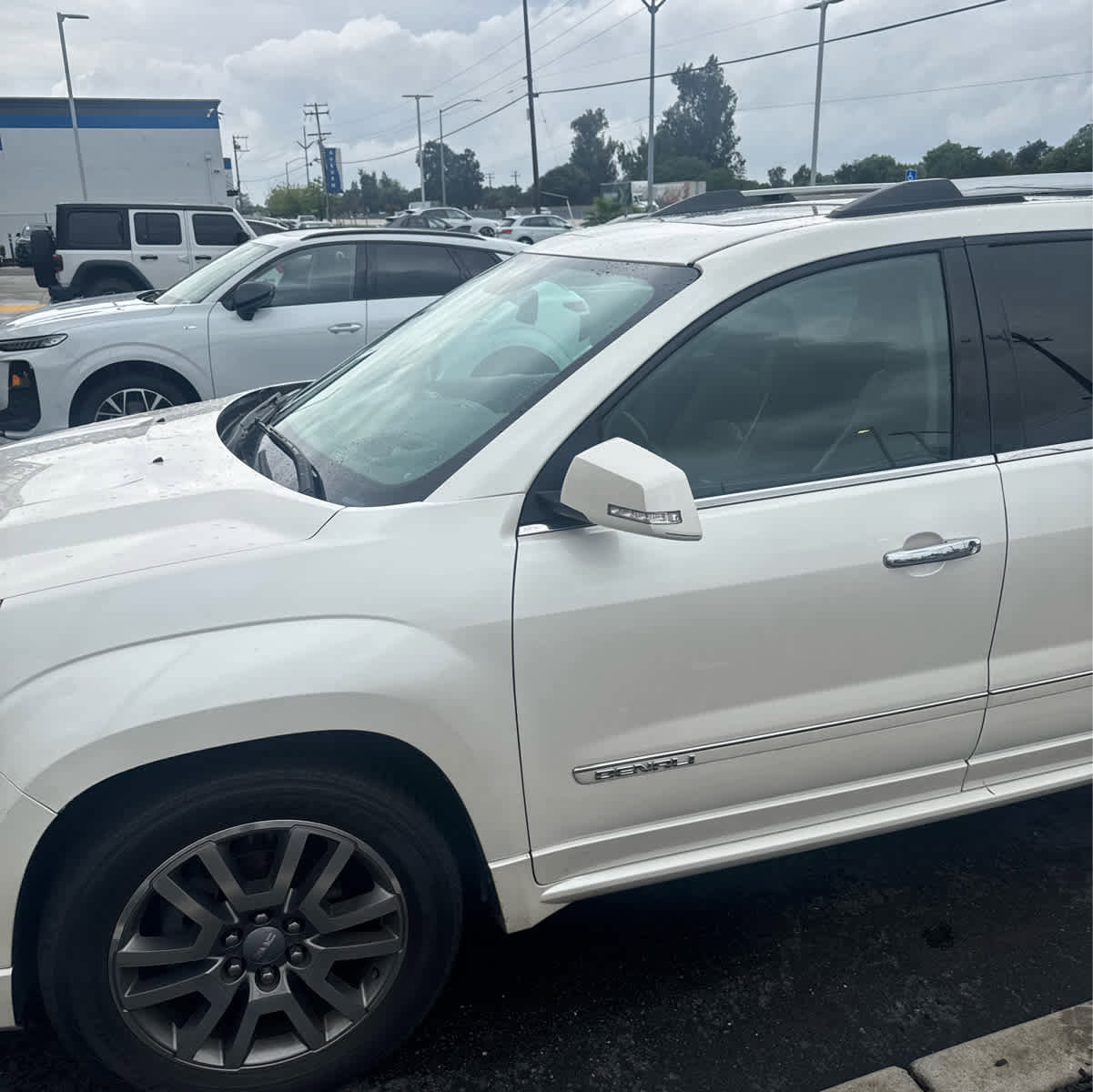 Used 2013 GMC Acadia Denali image 3