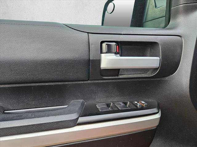 Used 2017 Toyota Tundra SR5 w/ SR5 Upgrade Package AWD/4WD image 25