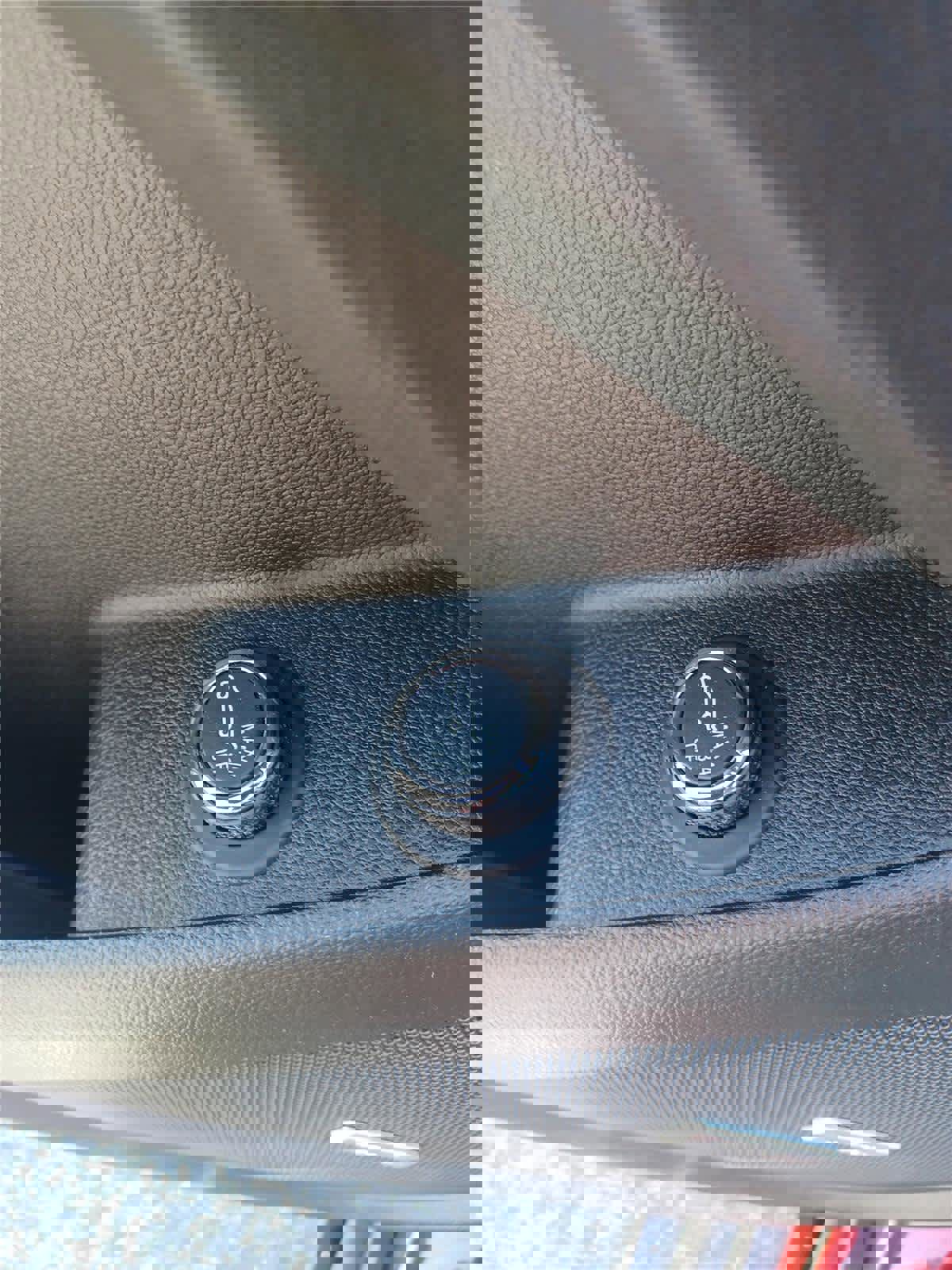 Used 2023 Chevrolet Traverse RS image 17