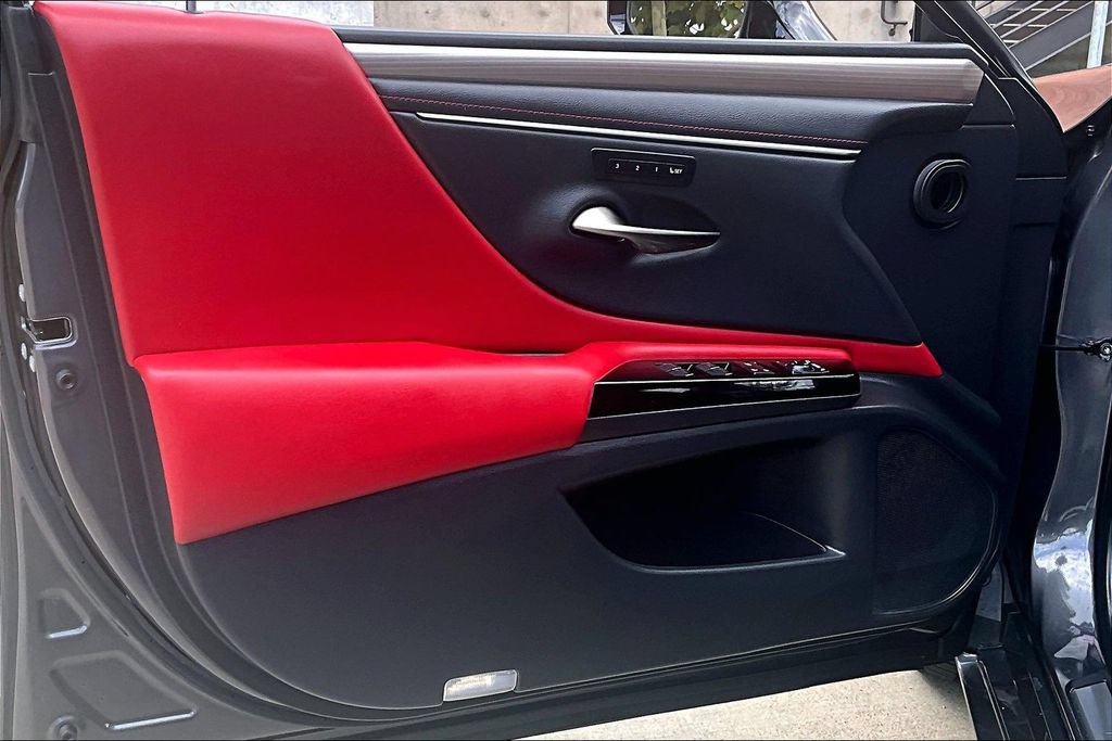 Used 2023 Lexus ES 350 F Sport w/ Accessory Package (Z2) FWD image 24