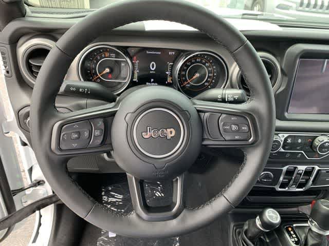 Used 2021 Jeep Gladiator Sport AWD/4WD image 2