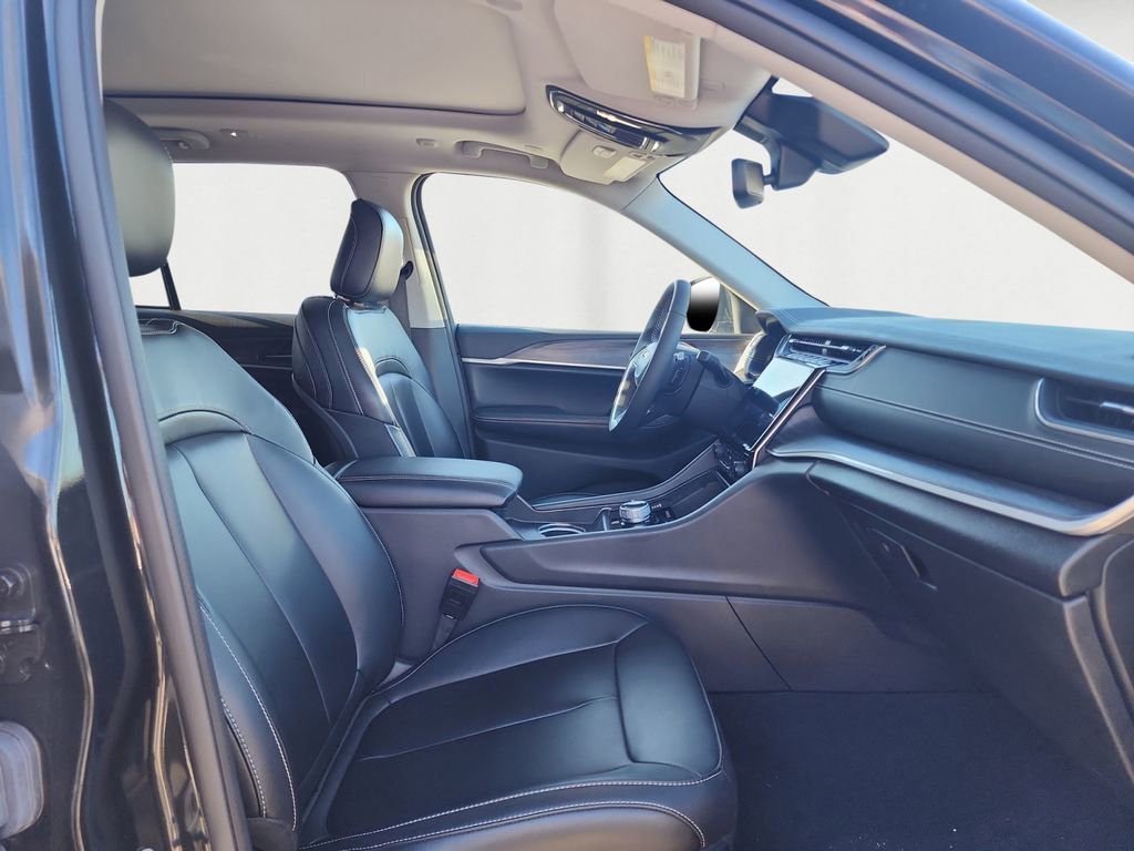 Used 2024 Jeep Grand Cherokee Limited image 15