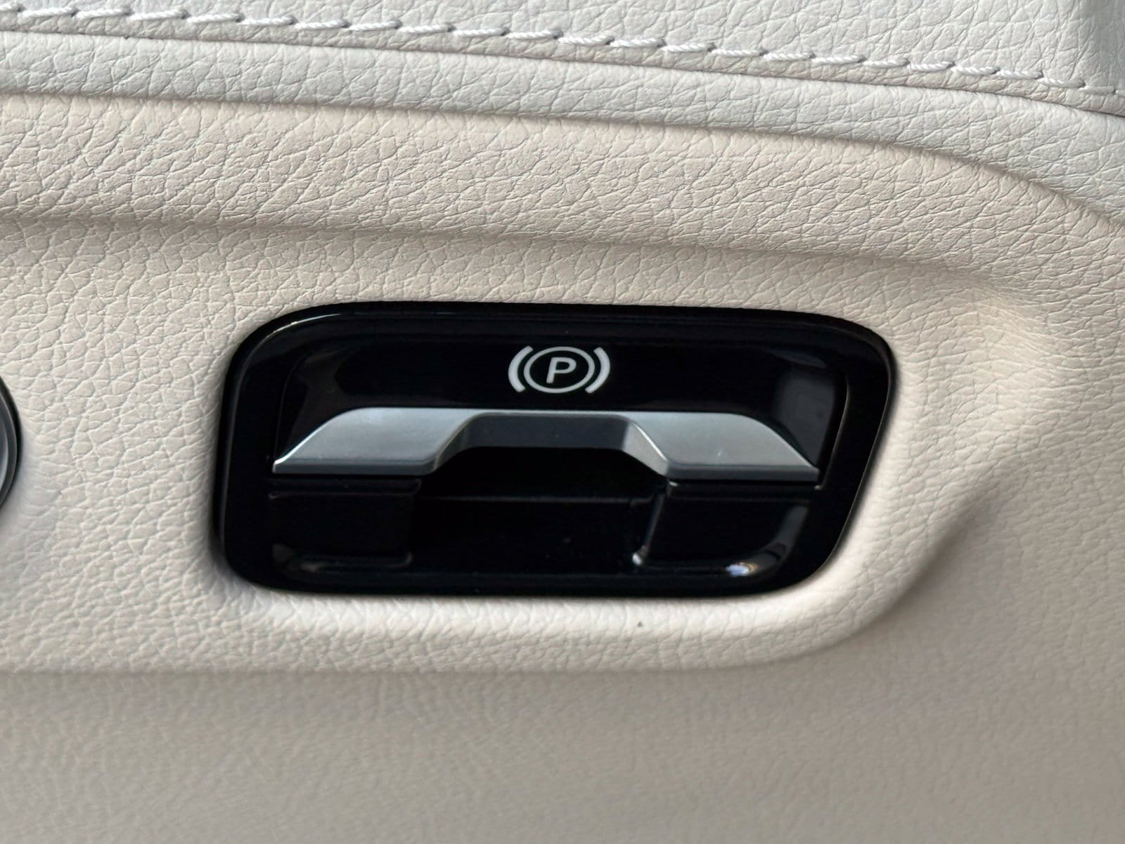 Used 2023 Mercedes-Benz EQS 580 4MATIC Sedan image 29