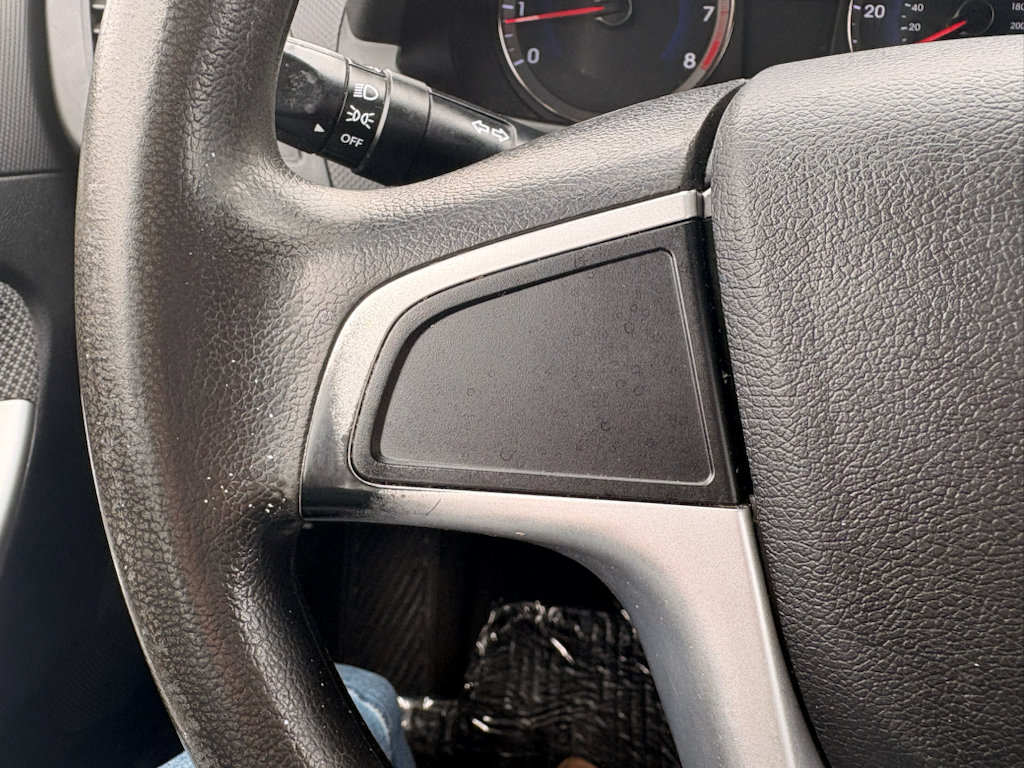Used 2013 Hyundai Accent GS FWD image 17