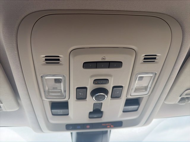 Used 2022 GMC Yukon Denali AWD/4WD image 25