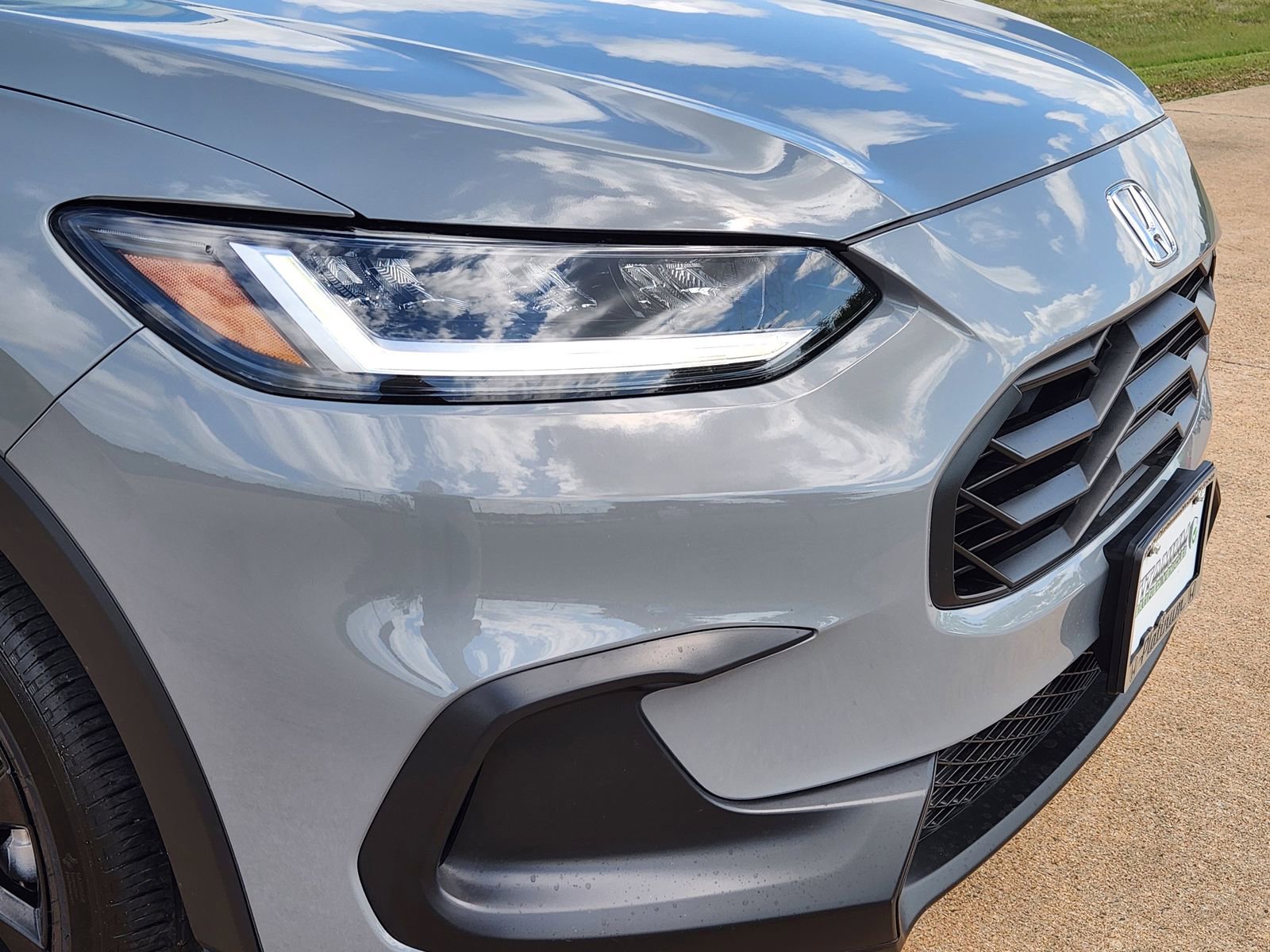 Used 2025 Honda HR-V Sport image 12