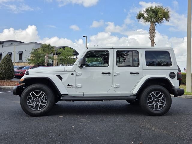 Used 2025 Jeep Wrangler Sahara image 3