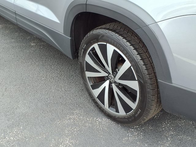 Used 2024 Volkswagen Taos SE w/ Panoramic Sunroof Package FWD image 22