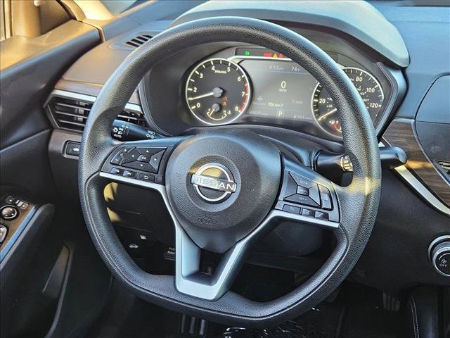 Used 2023 Nissan Altima 2.5 SV image 11