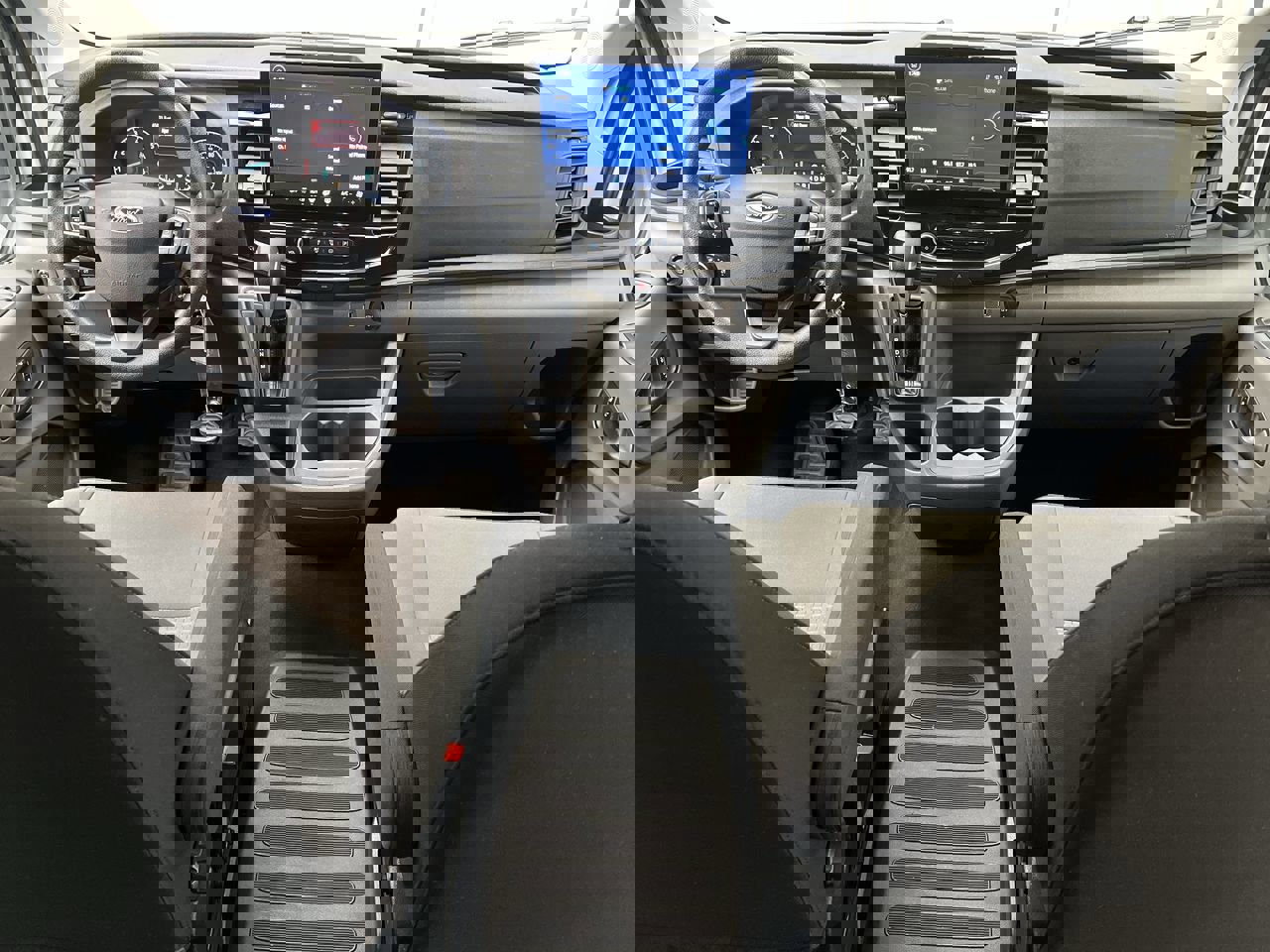 Used 2023 Ford Transit 350 XLT image 4