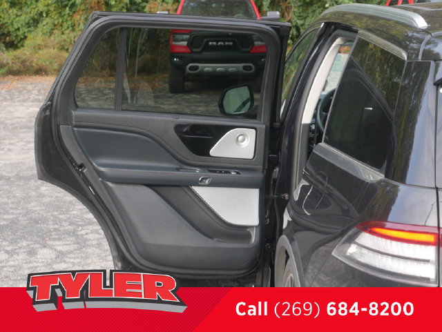 Used 2025 Lincoln Aviator Reserve w/ Equipment Group 201A AWD/4WD image 17