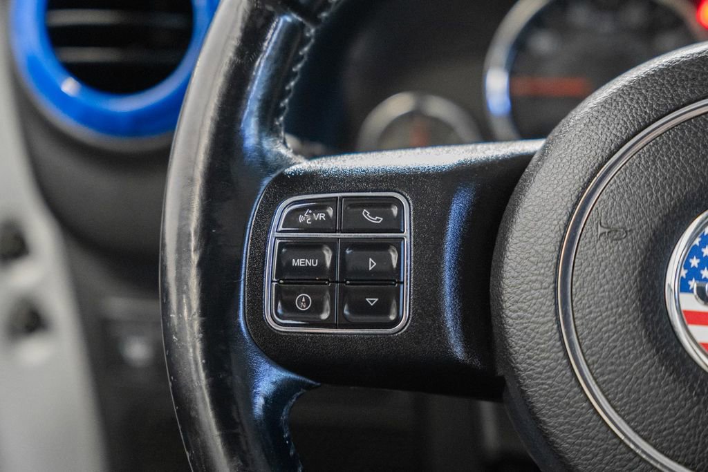 Used 2015 Jeep Wrangler Unlimited Rubicon w/ Connectivity Group image 25