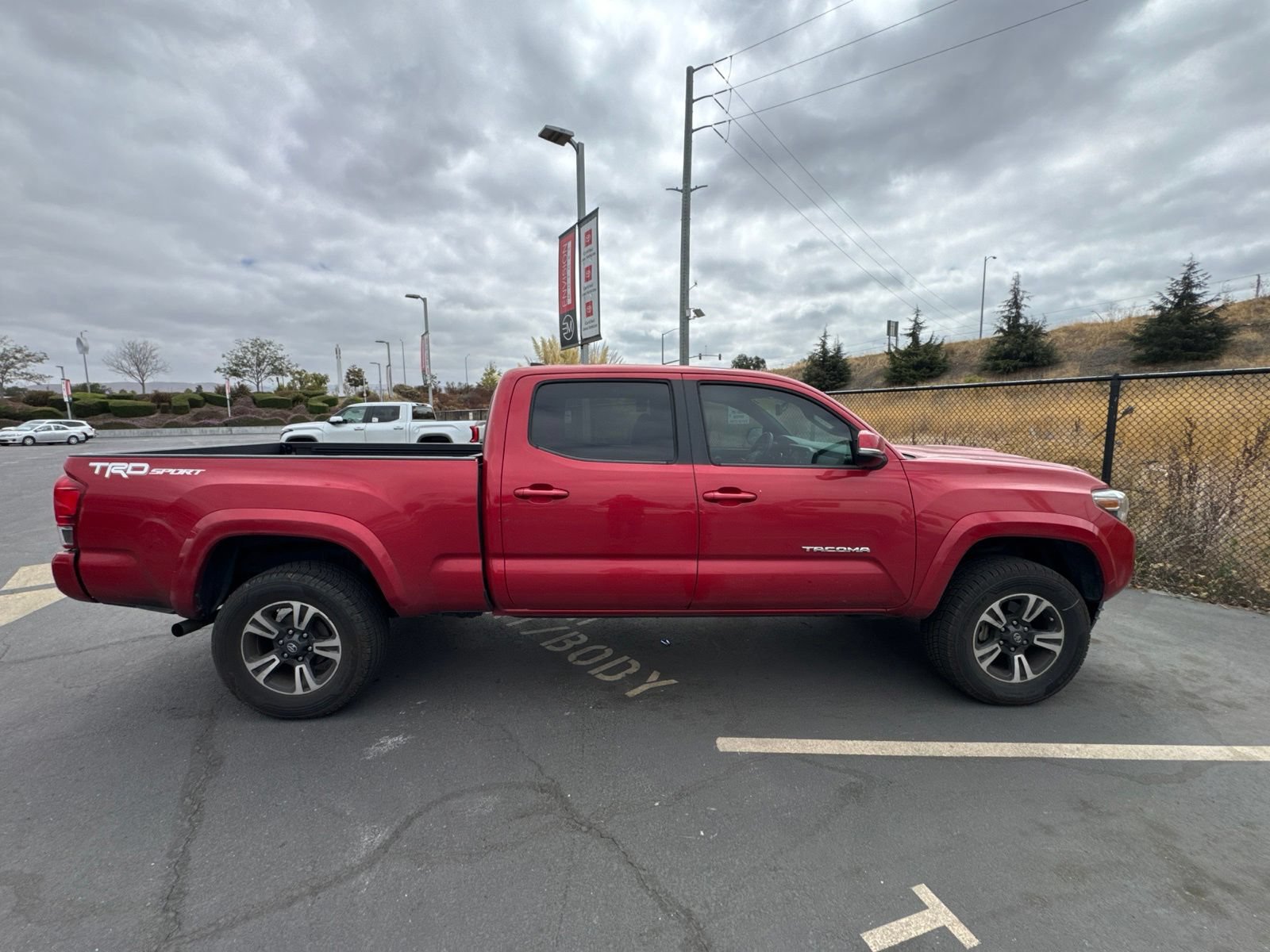 Used 2016 Toyota Tacoma TRD Sport RWD image 10