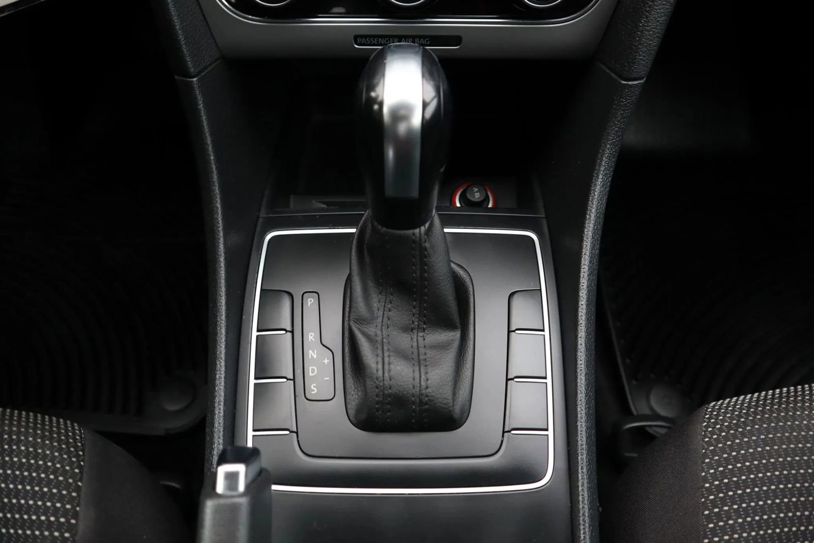 Used 2017 Volkswagen Passat 1.8T S image 19