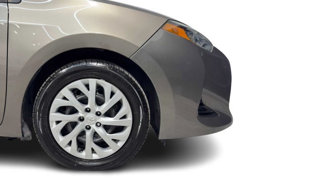 Used 2018 Toyota Corolla LE FWD image 8