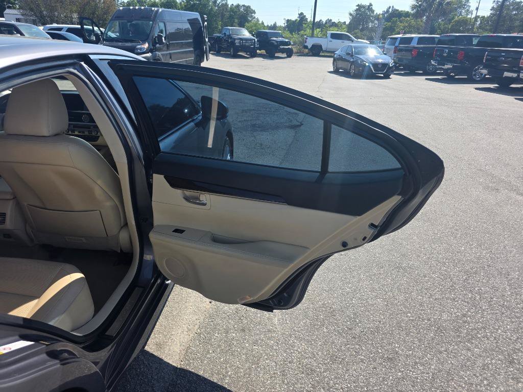 Used 2013 Lexus ES 350 w/ Luxury Pkg FWD image 13