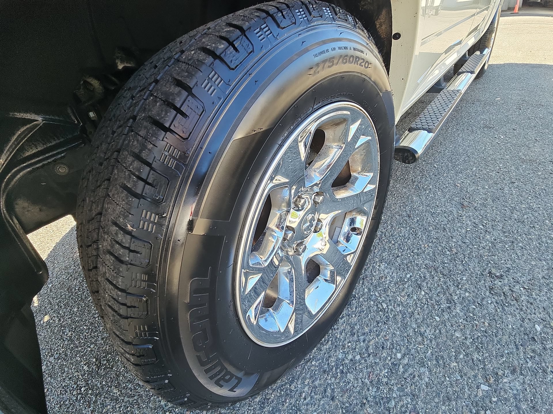 Certified 2018 RAM 1500 Laramie w/ Convenience Group AWD/4WD image 18