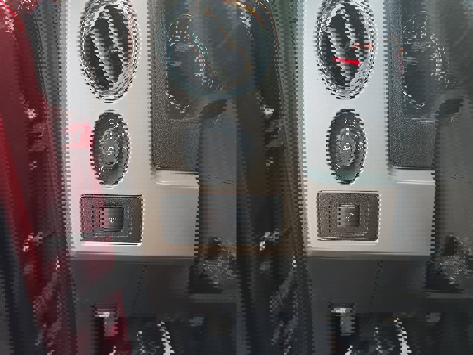 Used 2013 Ford F150 FX4 w/ Luxury Equipment Group image 28