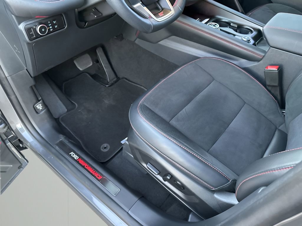 Used 2025 Ford Explorer ST image 28