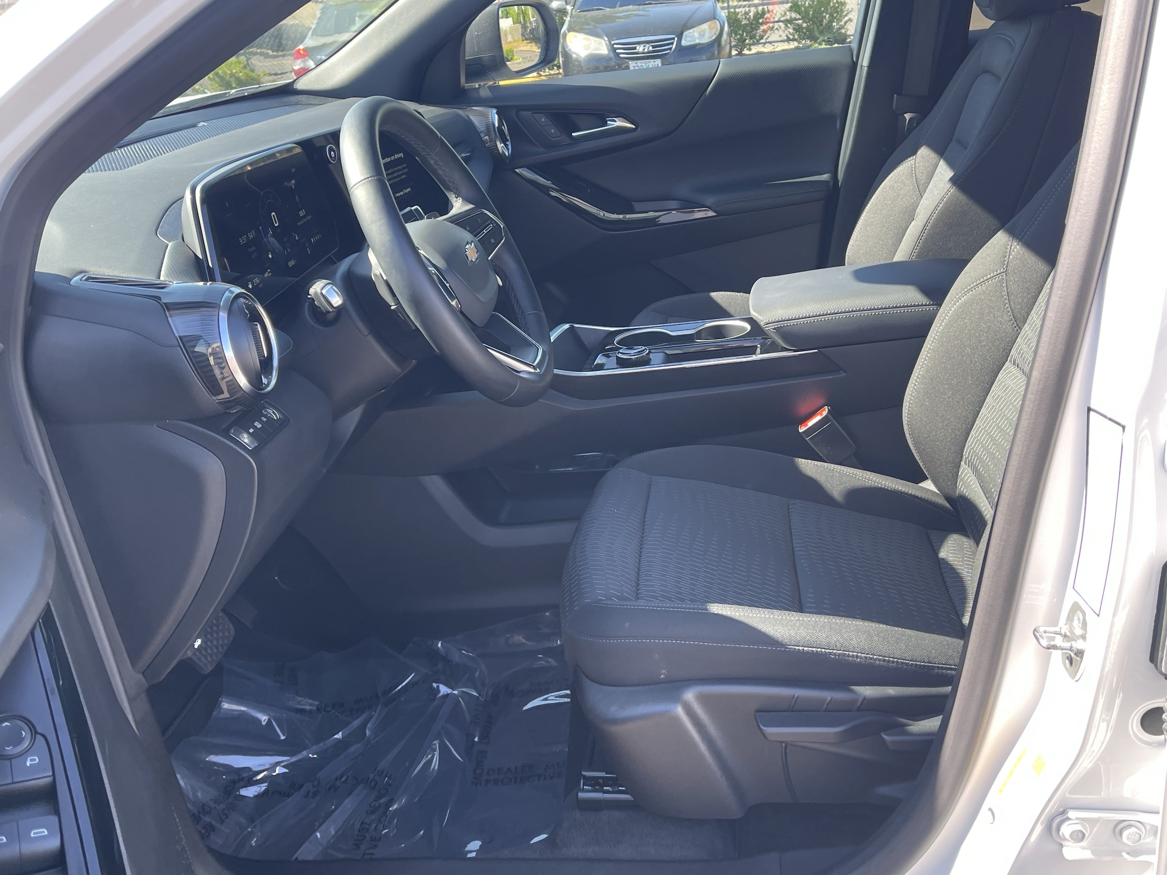 Used 2026 Chevrolet Equinox LT AWD/4WD image 11