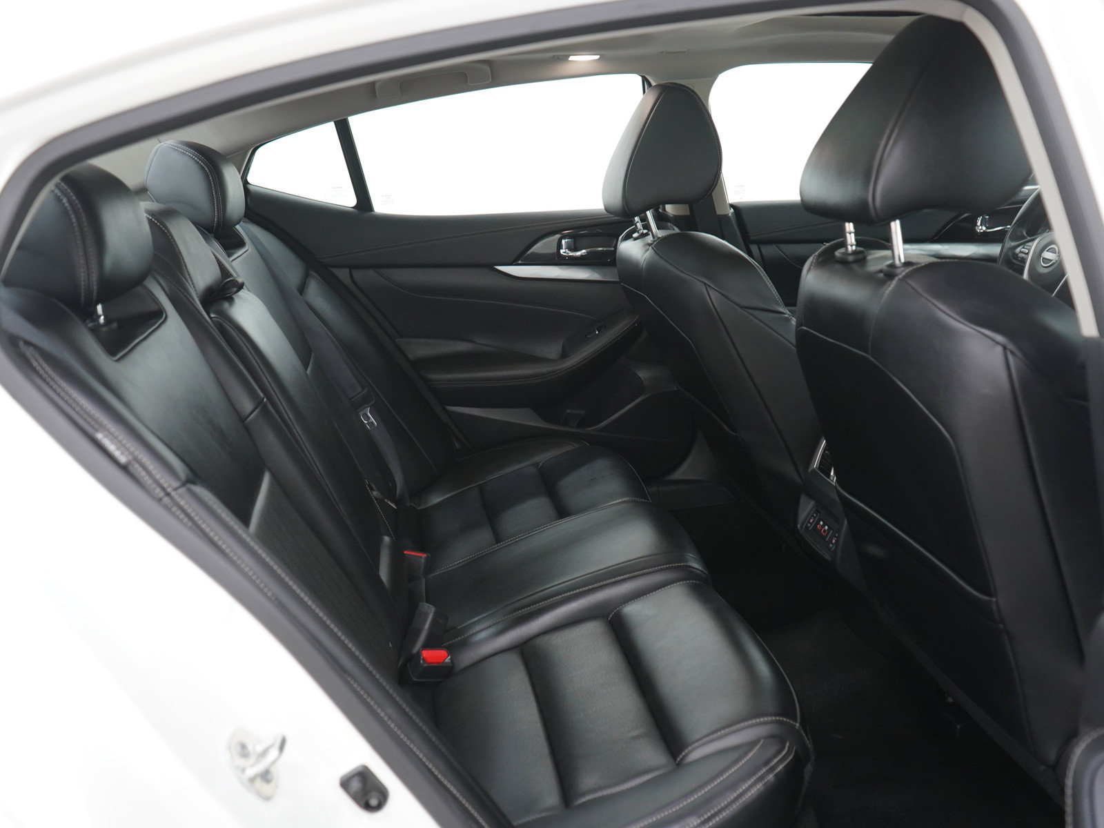 Used 2023 Nissan Maxima SL FWD image 12