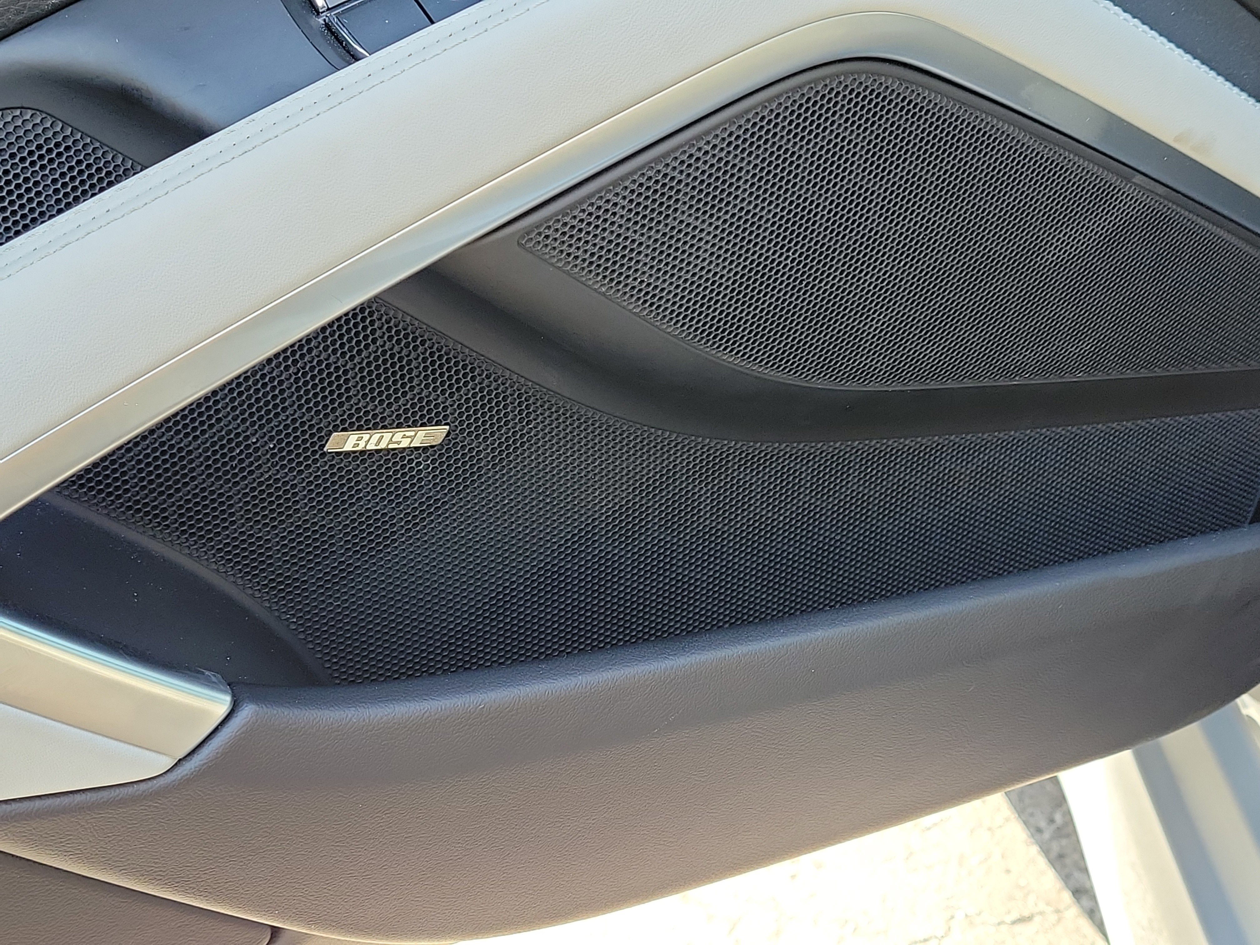 Used 2025 Porsche 718 Cayman RWD image 13