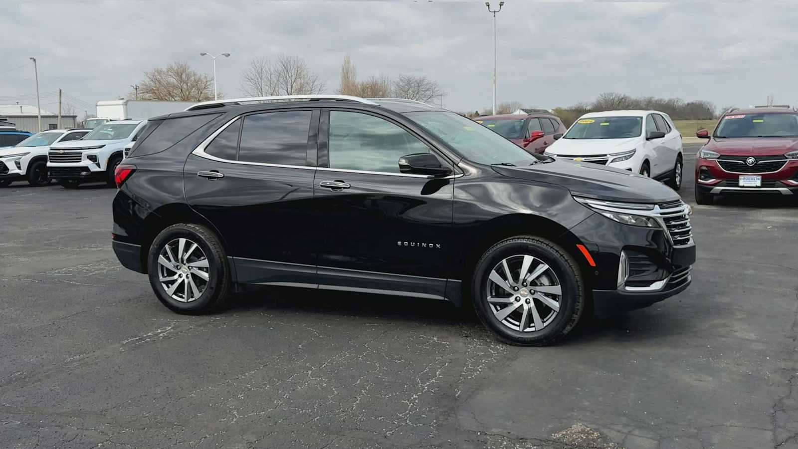 Certified 2023 Chevrolet Equinox Premier FWD image 2