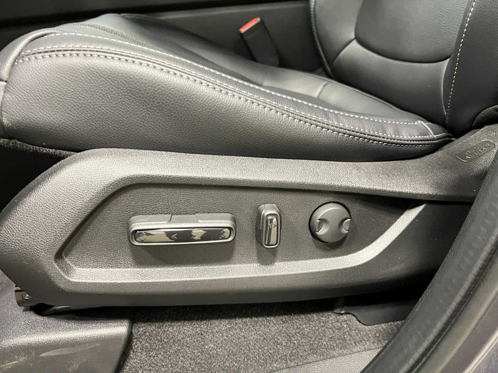 New 2025 Honda Pilot EX-L image 13