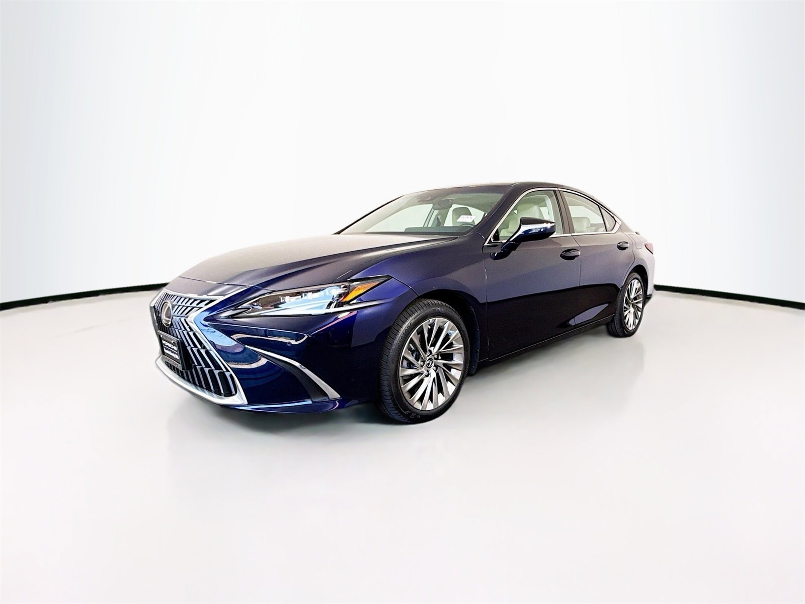 Used 2023 Lexus ES 300h w/ Luxury Package