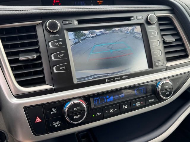 Used 2017 Toyota Highlander XLE image 26