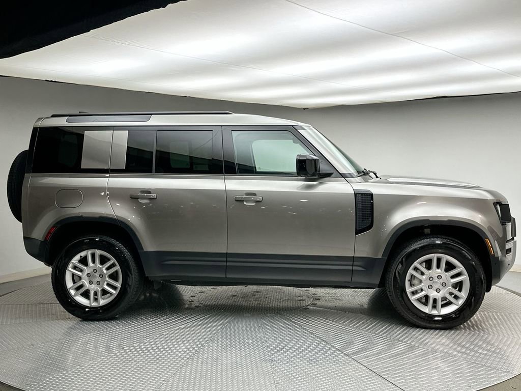 Used 2025 Land Rover Defender 110 S image 14