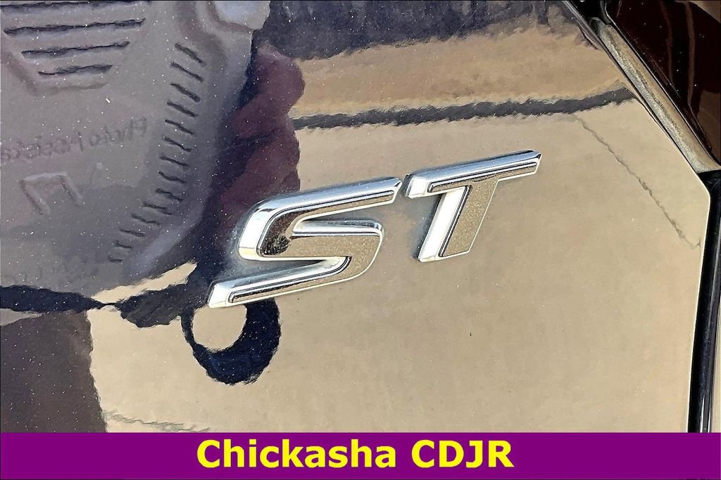 Used 2021 Buick Encore GX Essence w/ Sport Touring Package image 23