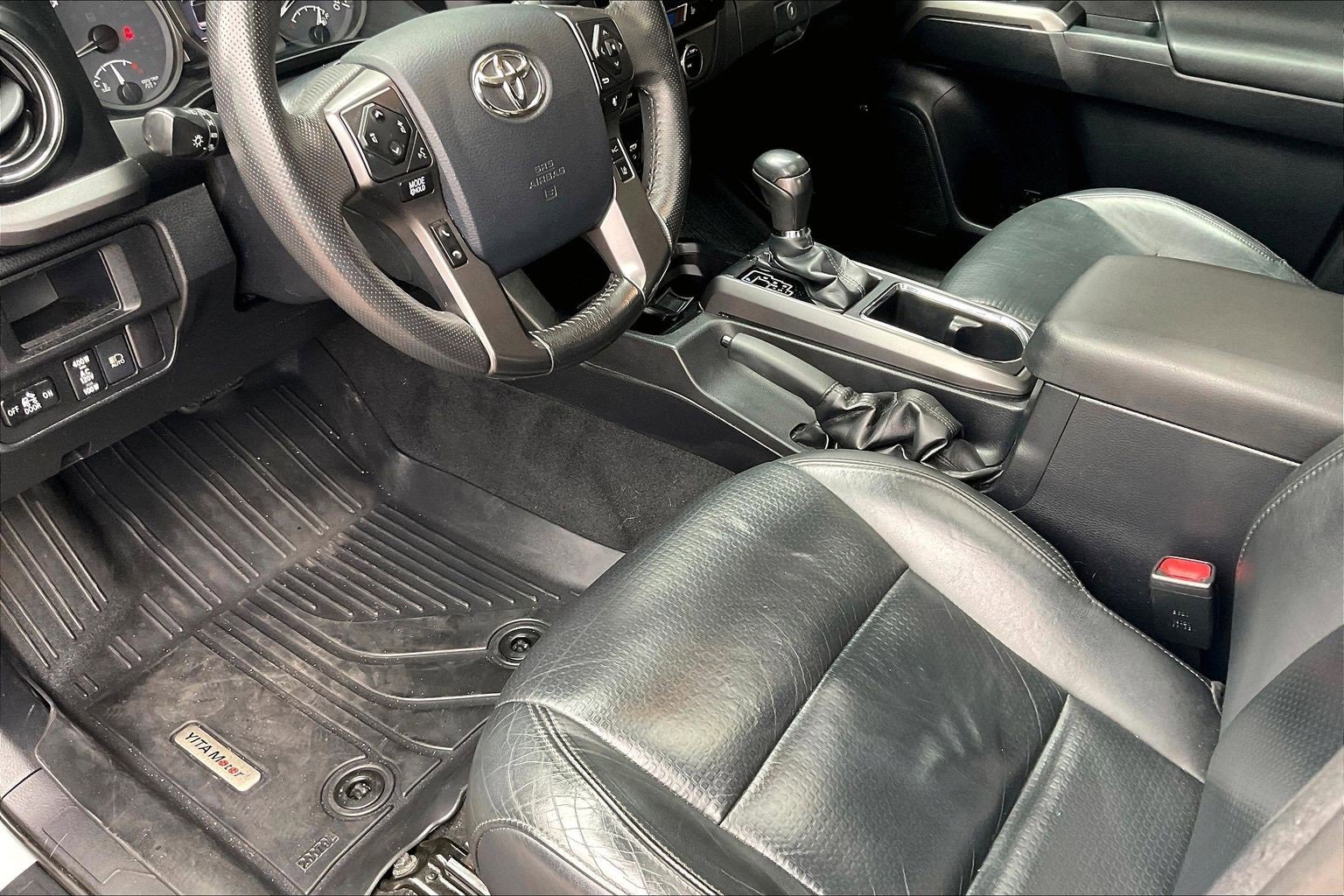 Used 2018 Toyota Tacoma TRD Sport image 14