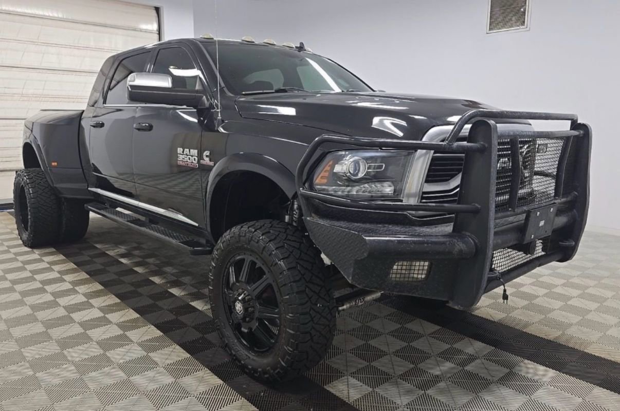 Used 2018 RAM 3500 Laramie Longhorn AWD/4WD image 2