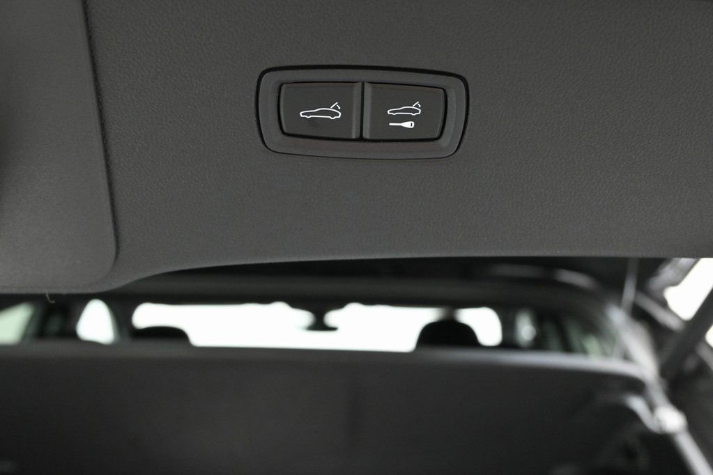 Certified 2025 Porsche Cayenne Coupe image 28