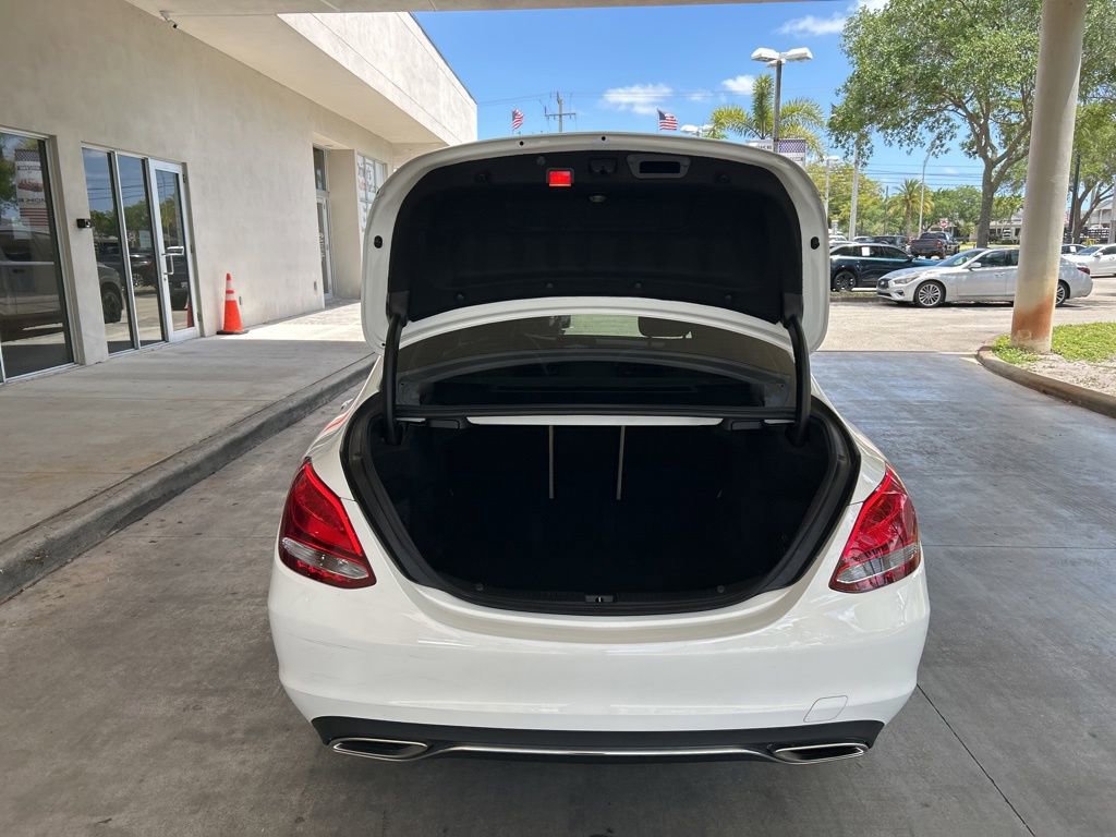 Used 2018 Mercedes-Benz C 300 4MATIC Sedan image 33