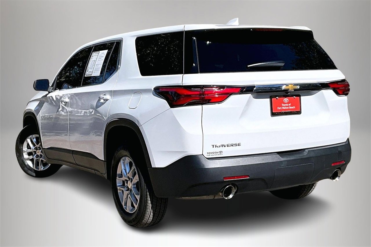 Used 2023 Chevrolet Traverse LS image 4