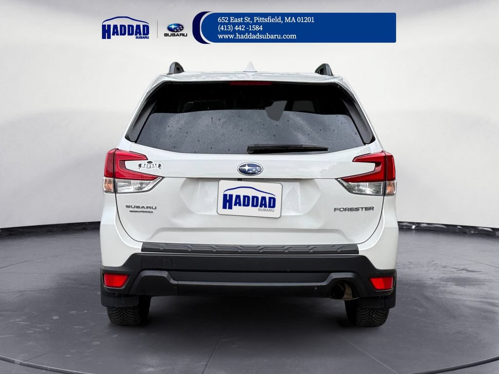 Used 2021 Subaru Forester Premium AWD/4WD image 4