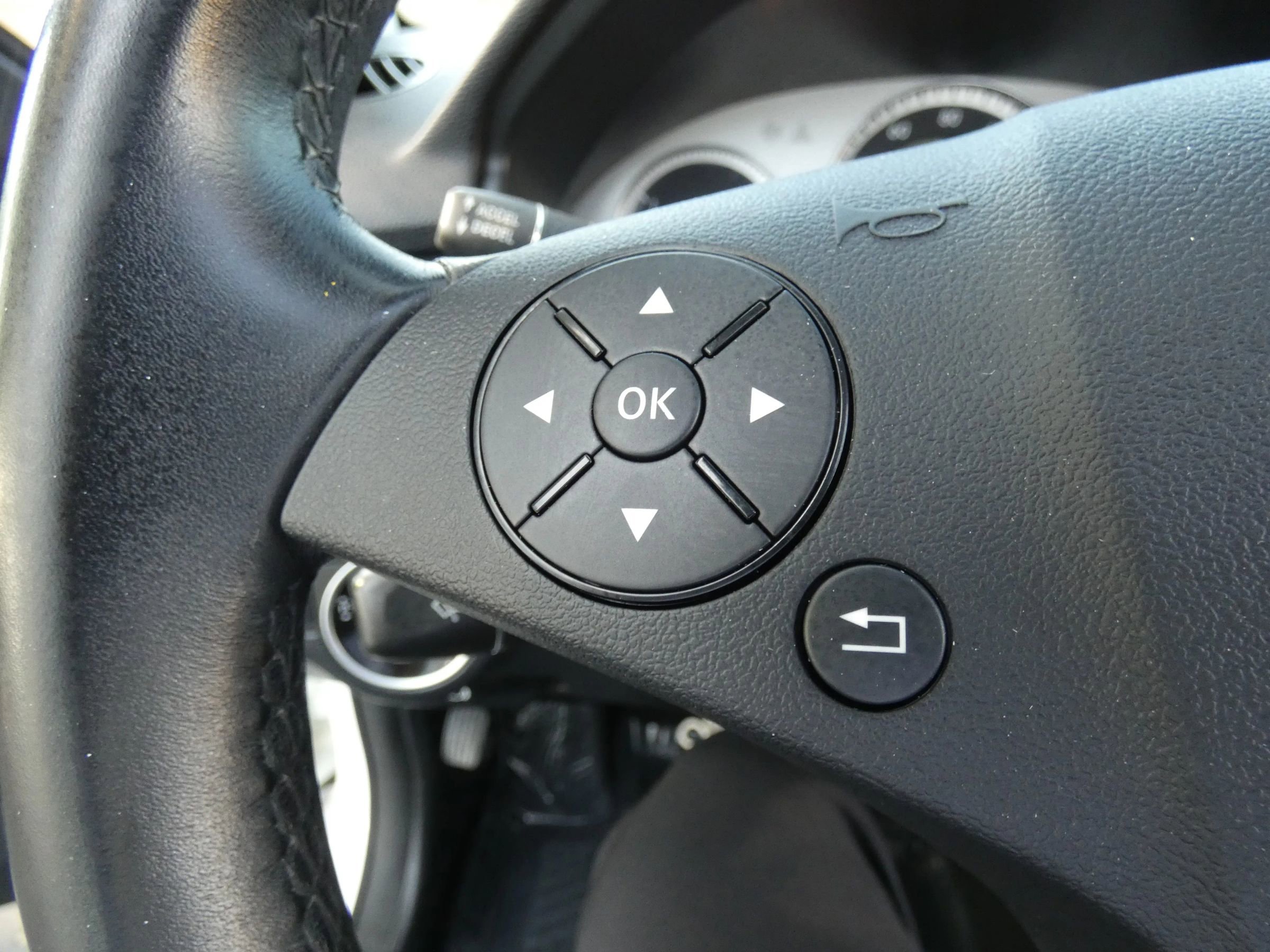 Used 2012 Mercedes-Benz GLK 350 2WD image 74