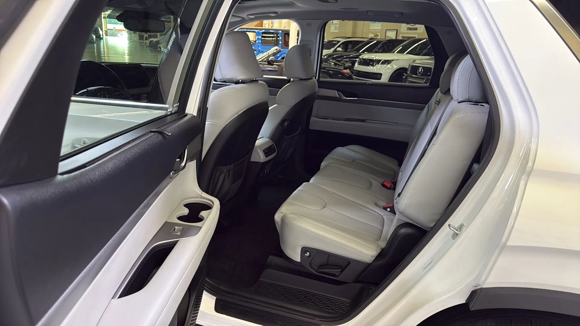 Used 2022 Hyundai Palisade SEL w/ 8P Bench Seat Package FWD image 25