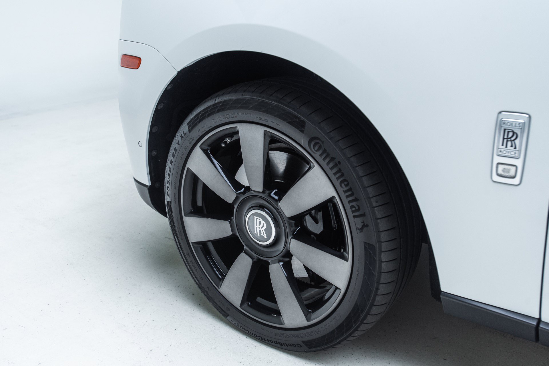 Used 2019 Rolls-Royce Cullinan AWD/4WD image 11